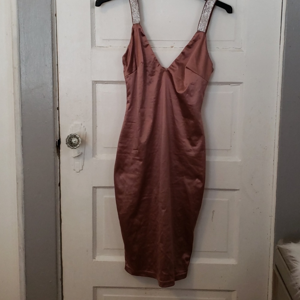 Dress - Picture 3 of 4